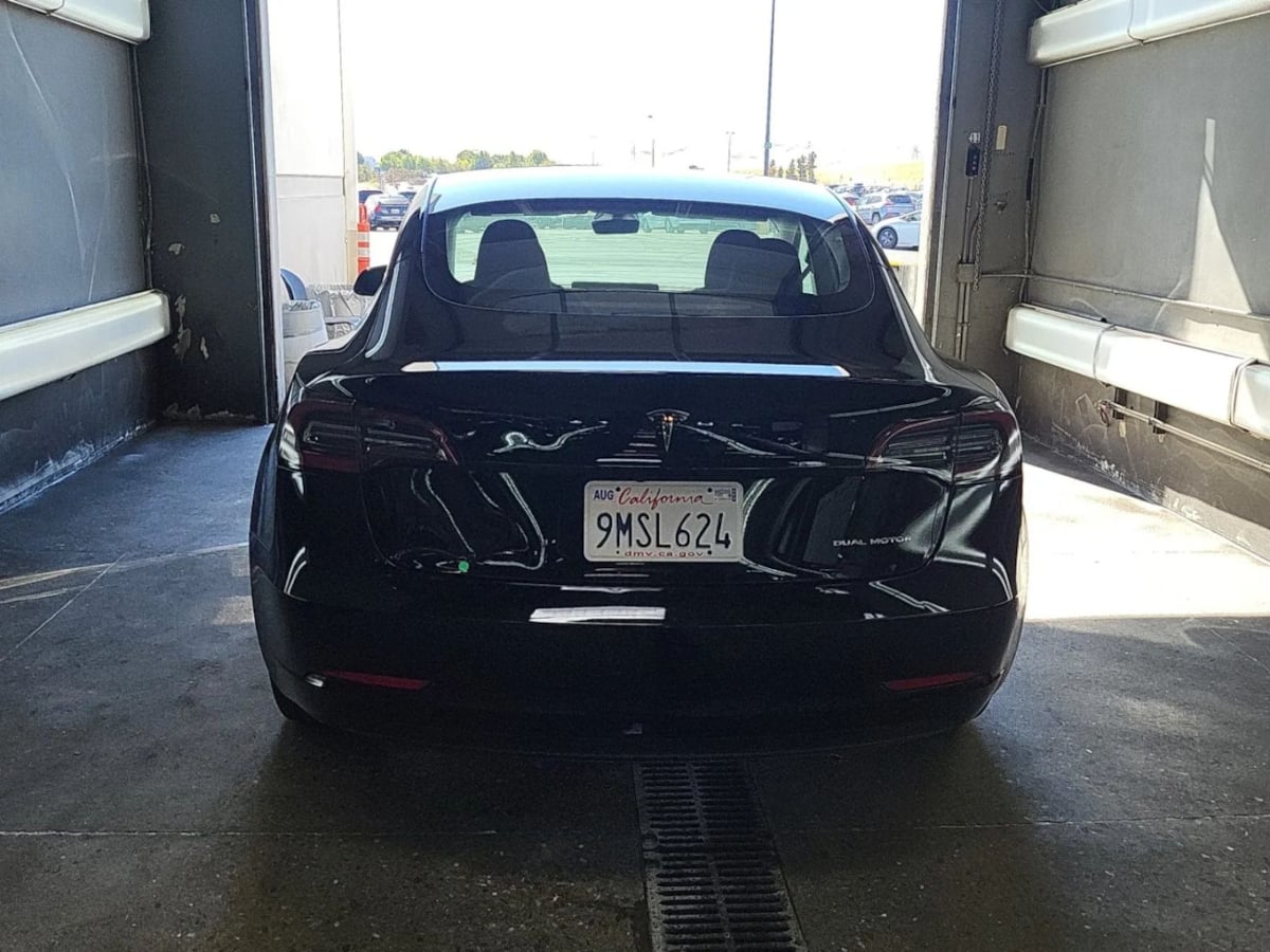 2022 Tesla Model 3 Long Range photo 3