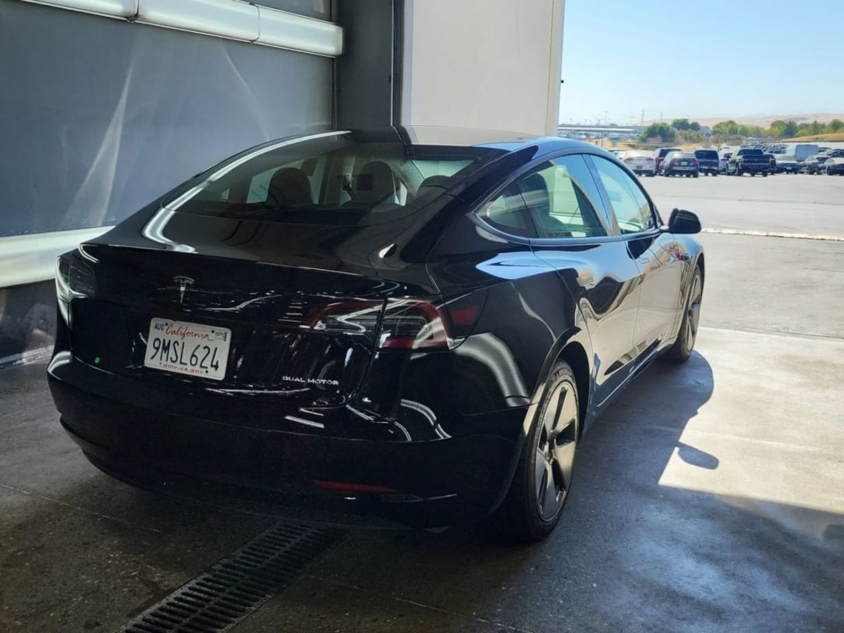 2022 Tesla Model 3 Long Range photo 4