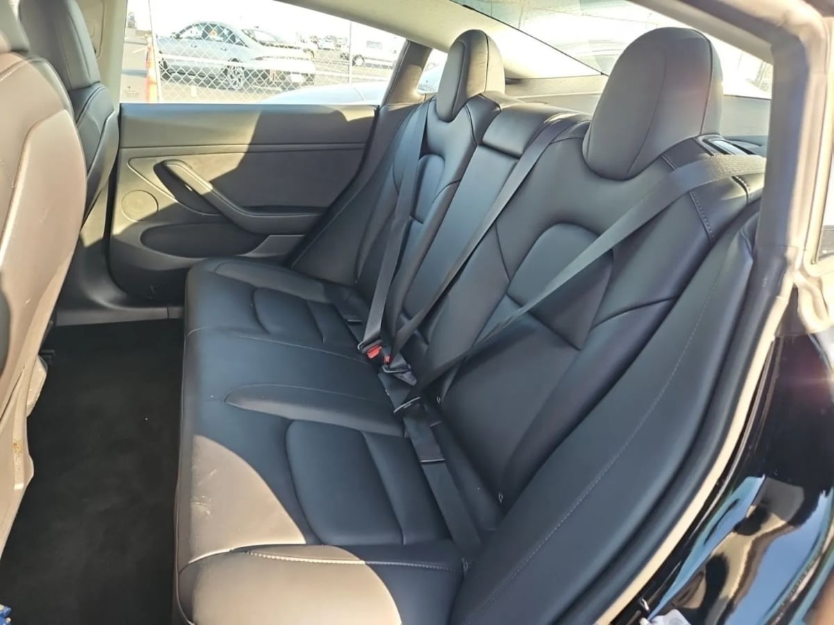 2022 Tesla Model 3 Long Range photo 7