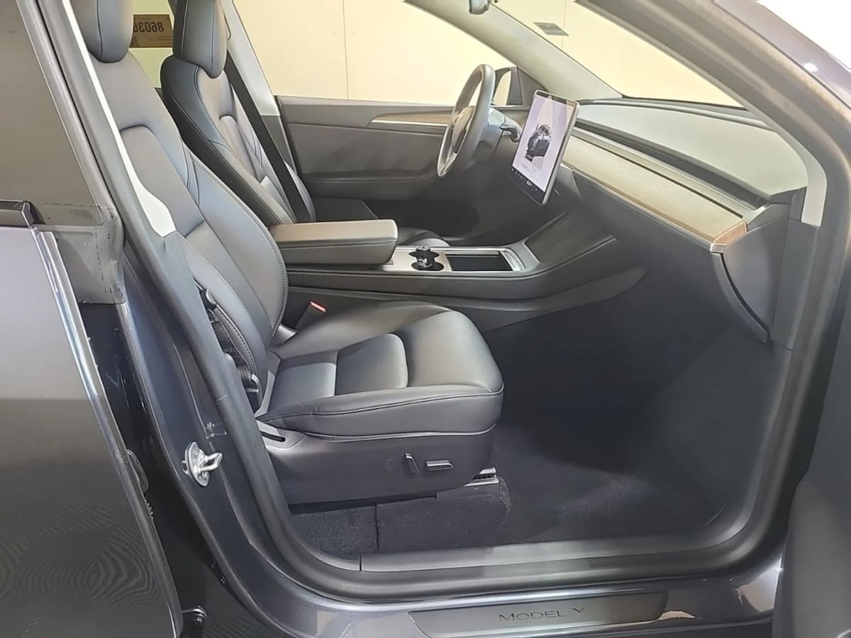 2023 Tesla Model Y Performance photo 3