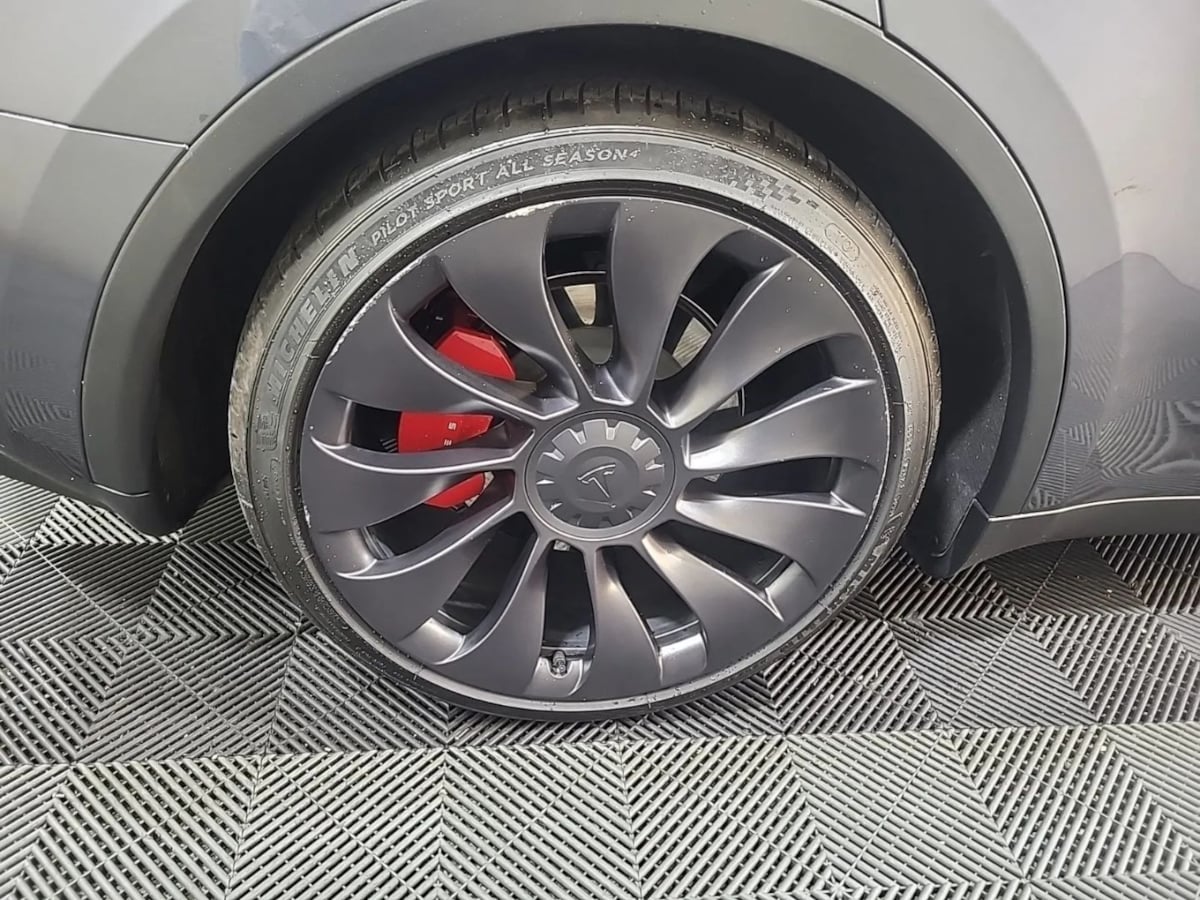 2023 Tesla Model Y Performance photo 9