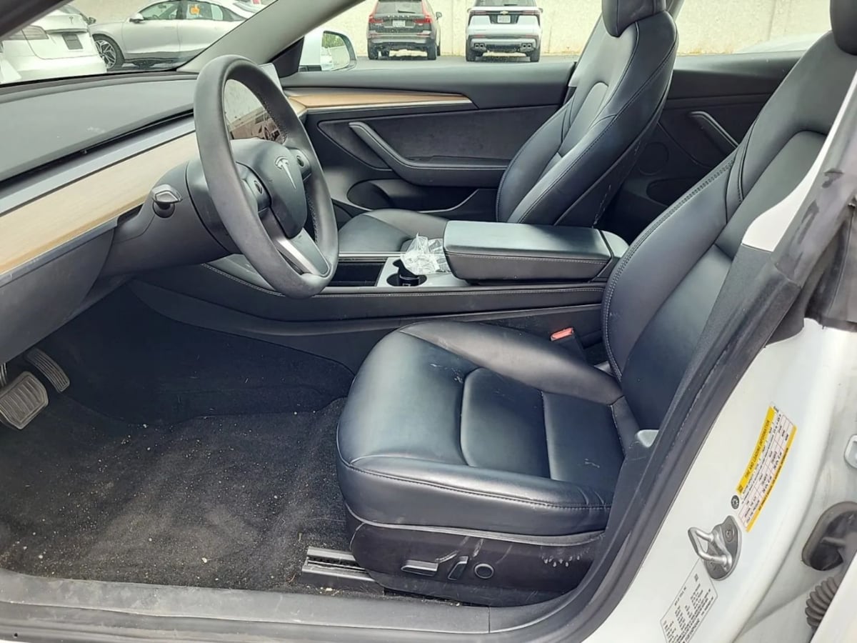 2023 Tesla Model 3 photo 3