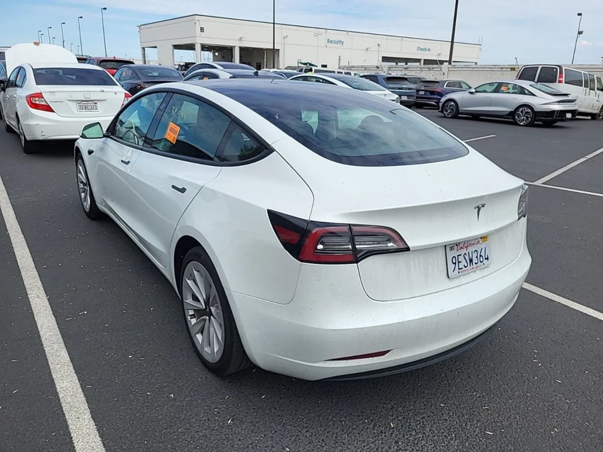 2023 Tesla Model 3 photo 5
