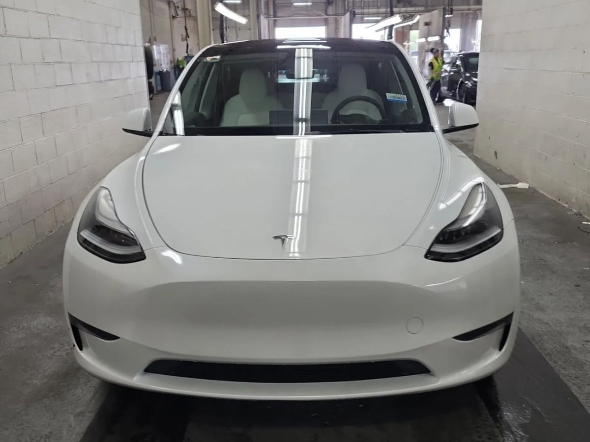 2022 Tesla Model Y Long Range photo 3