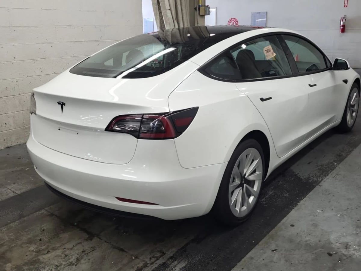 2022 Tesla Model 3 Long Range photo 3