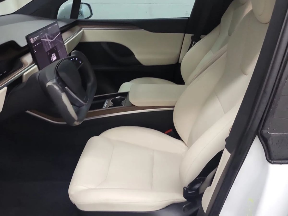 2022 Tesla Model X photo 2