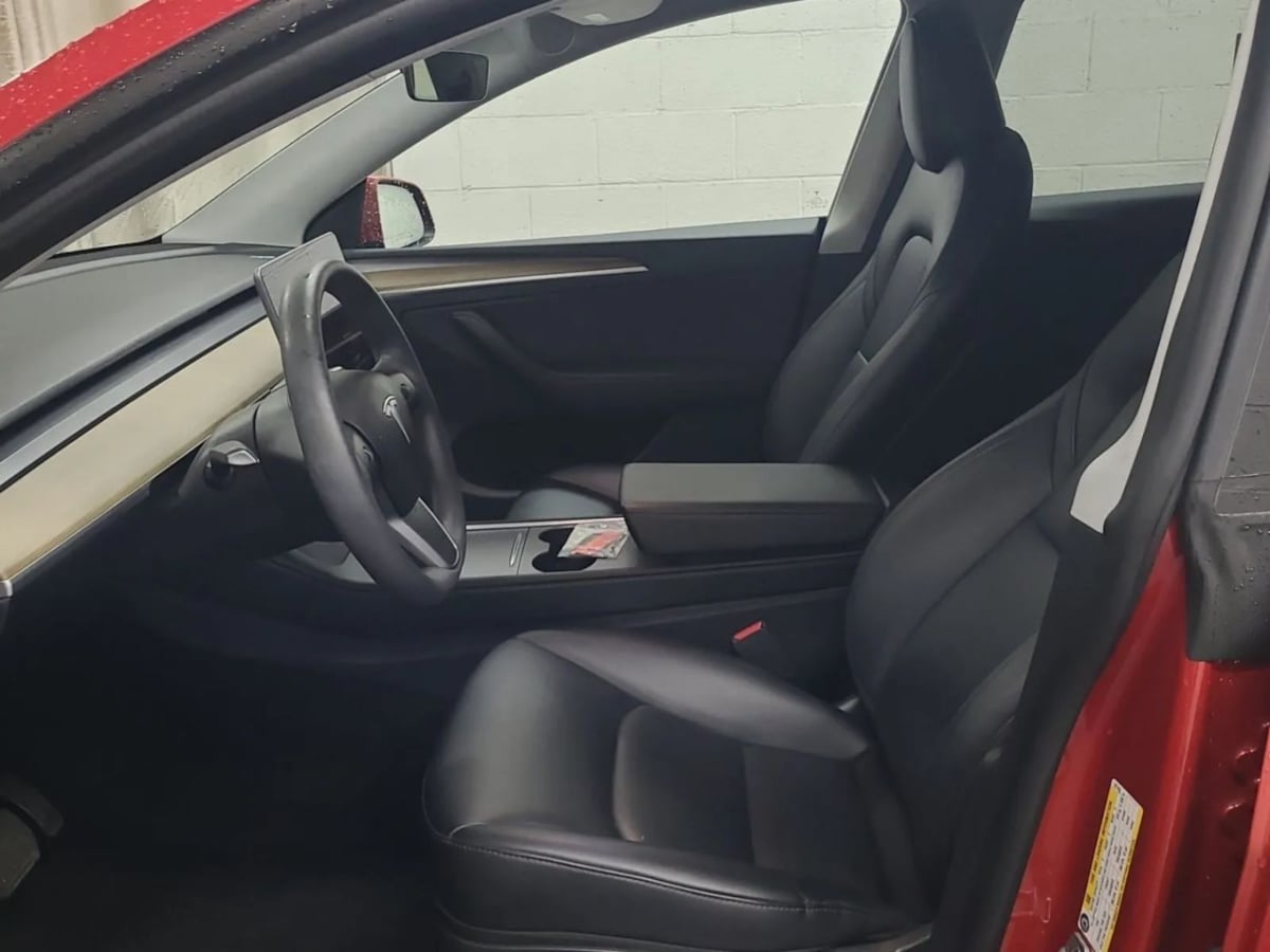 2023 Tesla Model Y Long Range photo 2