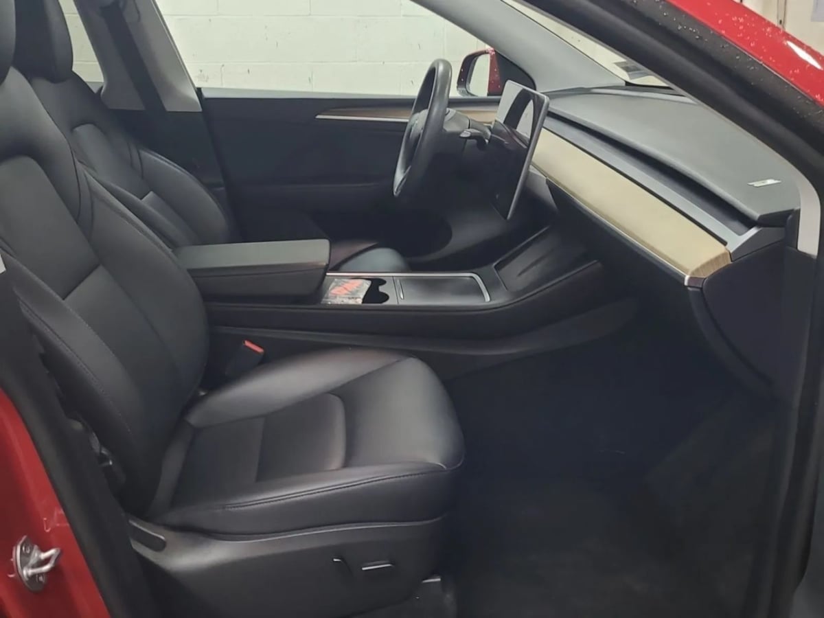 2023 Tesla Model Y Long Range photo 3