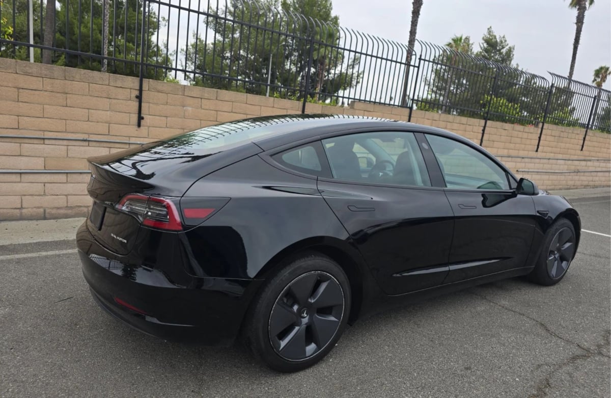 2023 Tesla Model 3 Long Range photo 3