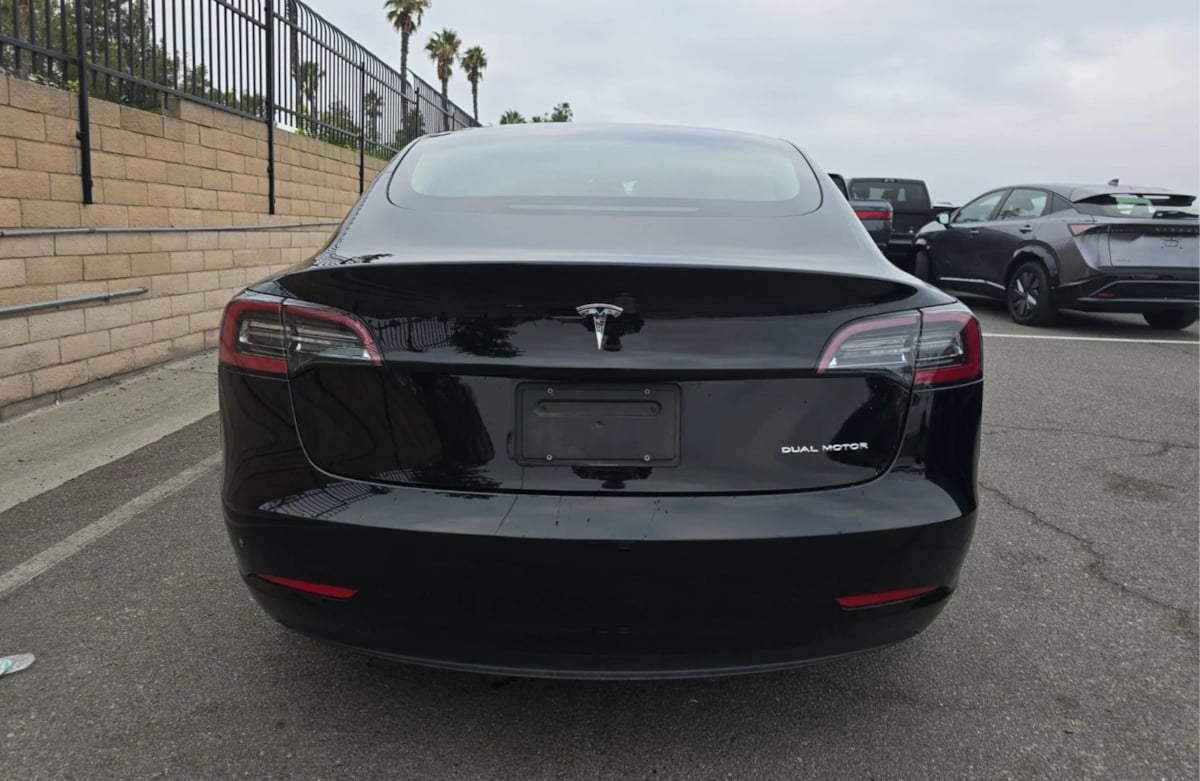 2023 Tesla Model 3 Long Range photo 4