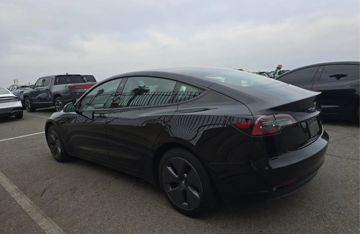 2023 Tesla Model 3 Long Range photo 5