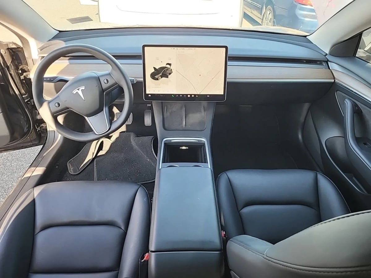 2023 Tesla Model 3 photo 2