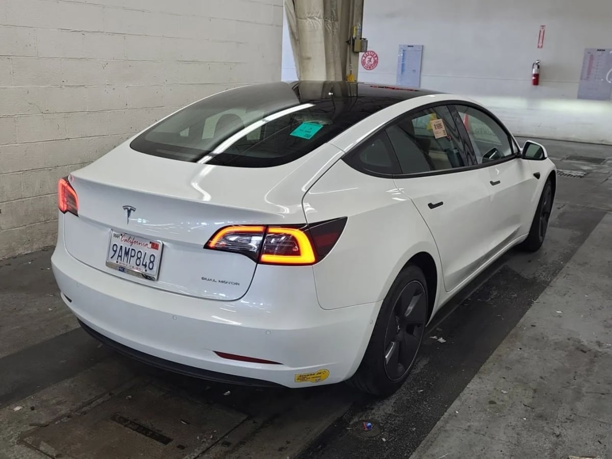 2022 Tesla Model 3 Long Range photo 3