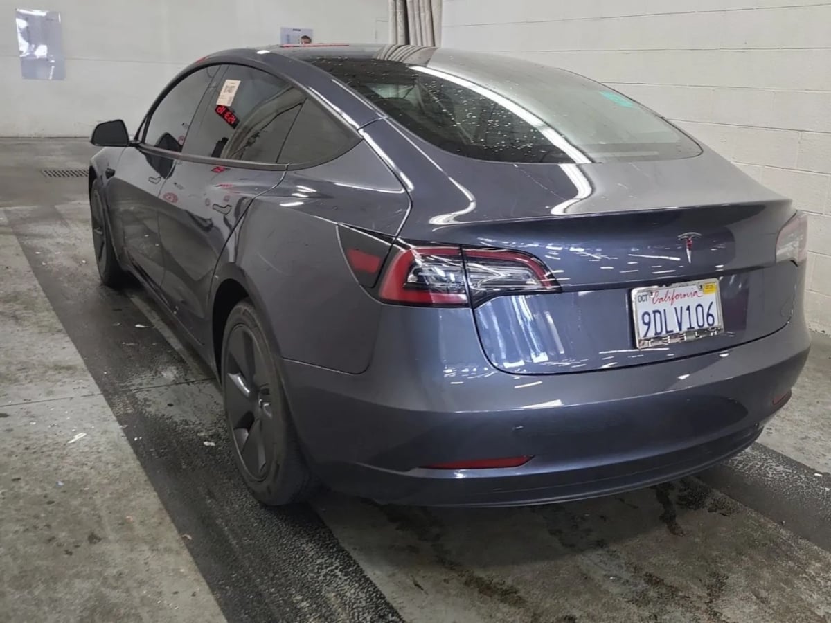 2023 Tesla Model 3 photo 3