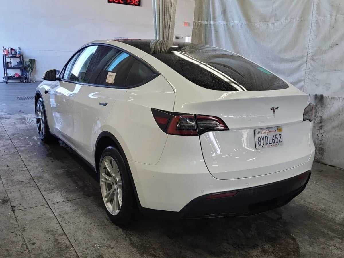 2022 Tesla Model Y Long Range photo 3