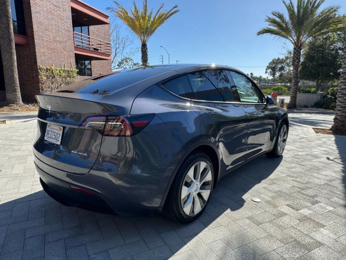 2023 Tesla Model Y Long Range photo 4