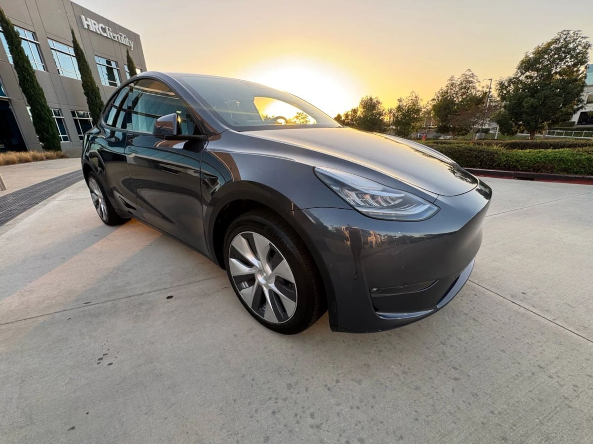 2022 Tesla Model Y Long Range photo 3