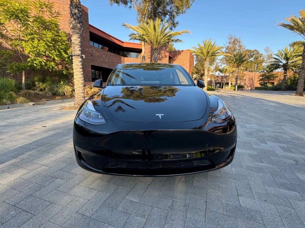2023 Tesla Model Y Long Range photo 2