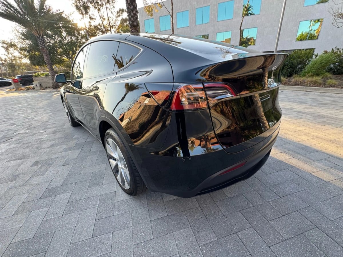 2023 Tesla Model Y Long Range photo 4