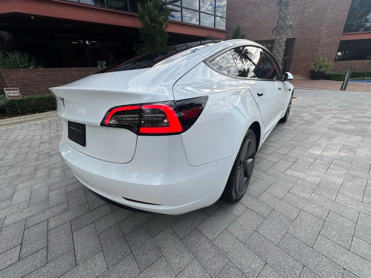 2023 Tesla Model 3 photo 4