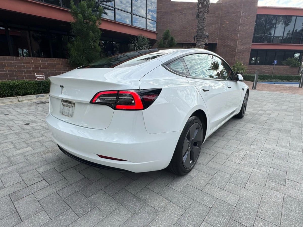 2022 Tesla Model 3 photo 4