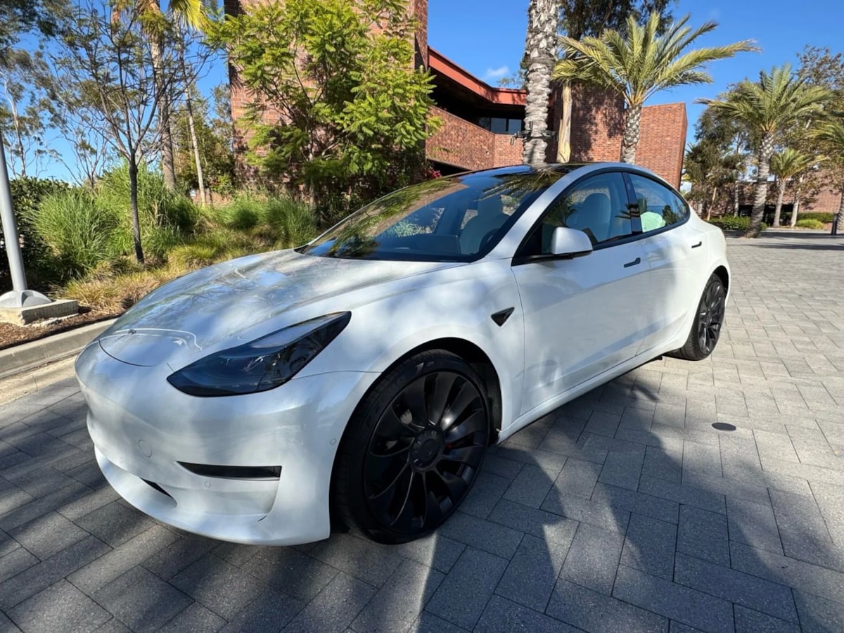 2022 Tesla Model 3 Performance photo 3