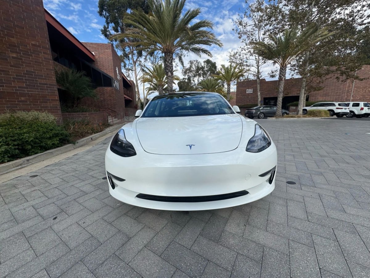 2023 Tesla Model 3 photo 2