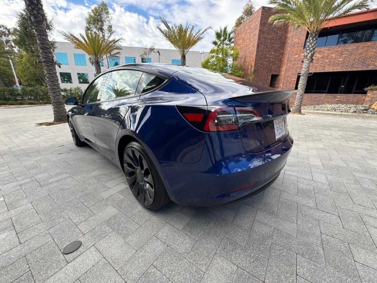 2023 Tesla Model 3 Performance photo 4
