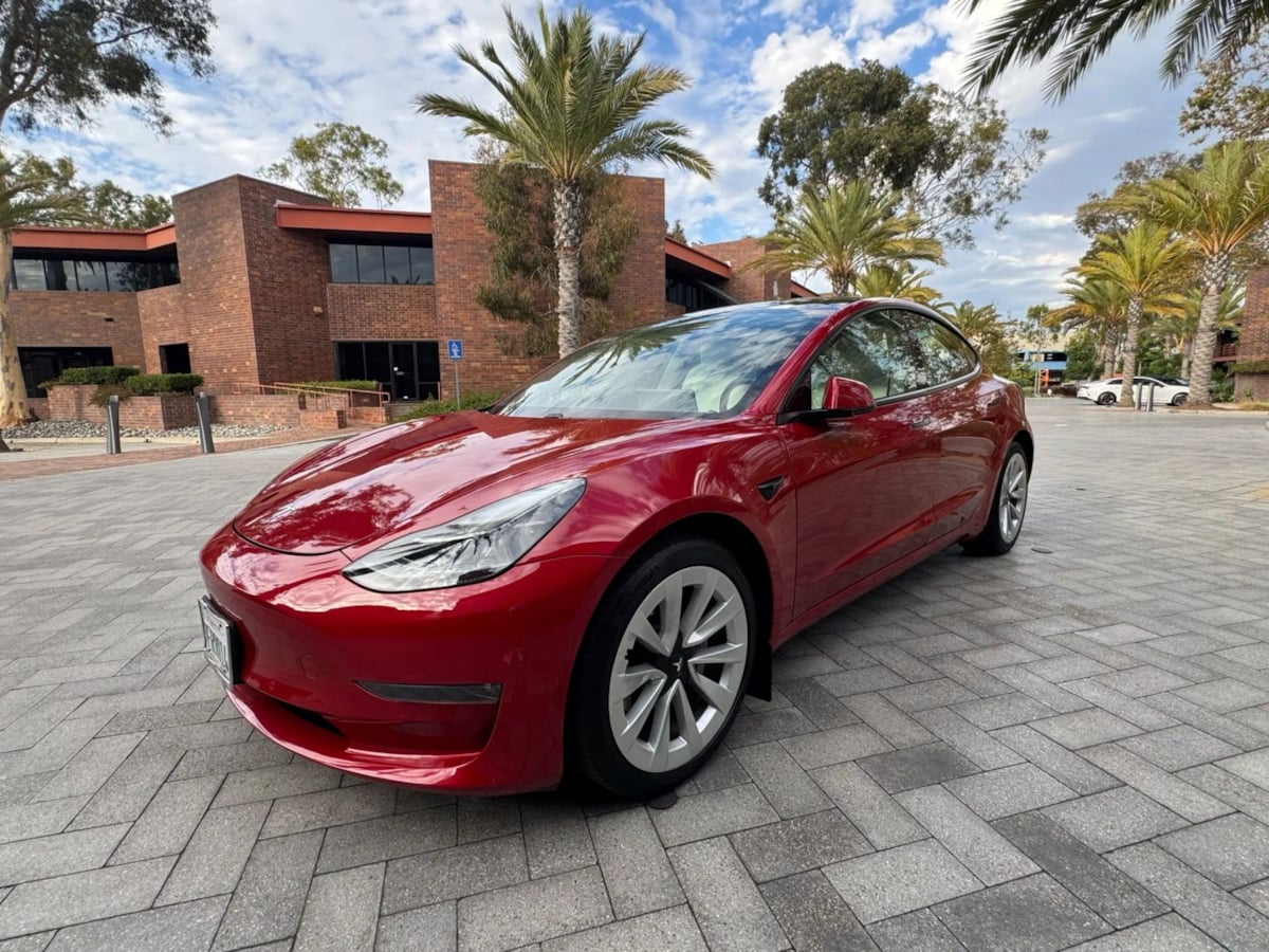 2021 Tesla Model 3 Long Range photo 3