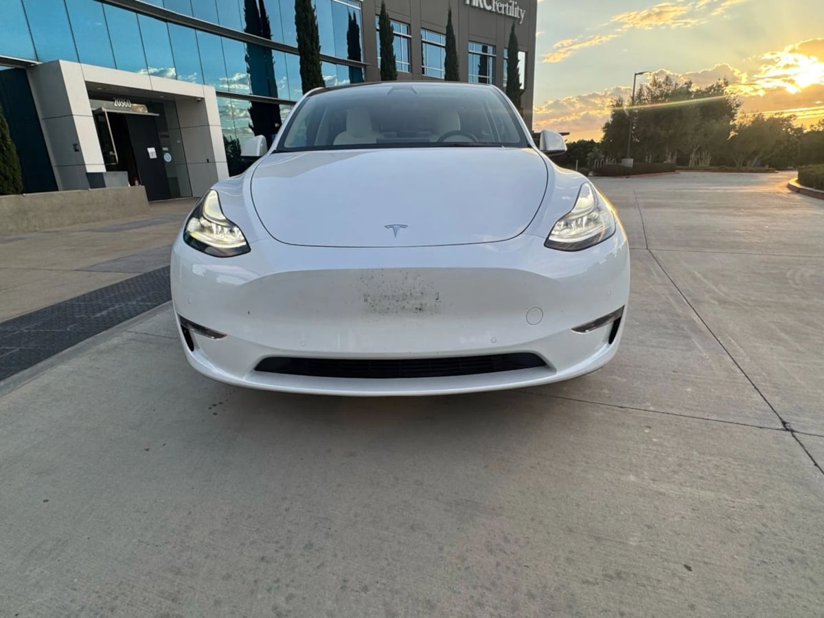 2022 Tesla Model Y Long Range photo 2