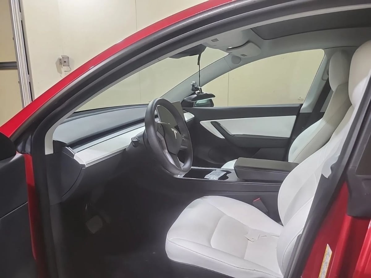 2021 Tesla Model Y Long Range photo 2
