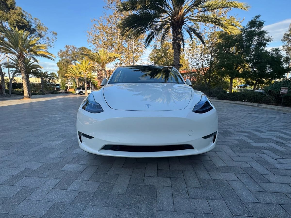 2022 Tesla Model Y Long Range photo 2