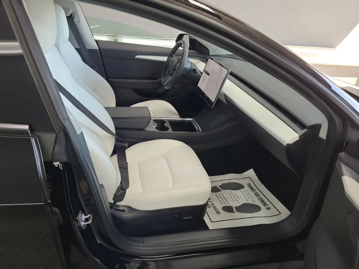 2022 Tesla Model 3 Long Range photo 2