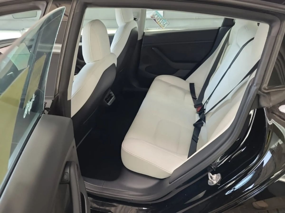 2022 Tesla Model 3 Long Range photo 3