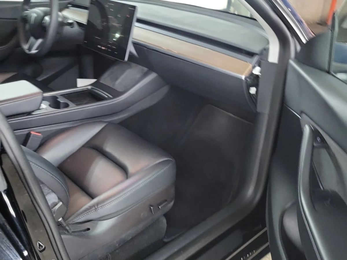 2022 Tesla Model Y Performance photo 3