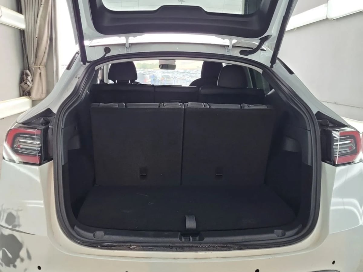 2023 Tesla Model Y Long Range photo 2