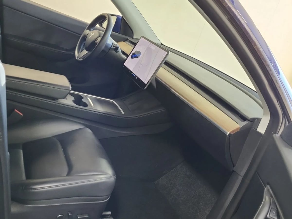 2021 Tesla Model Y Long Range photo 4