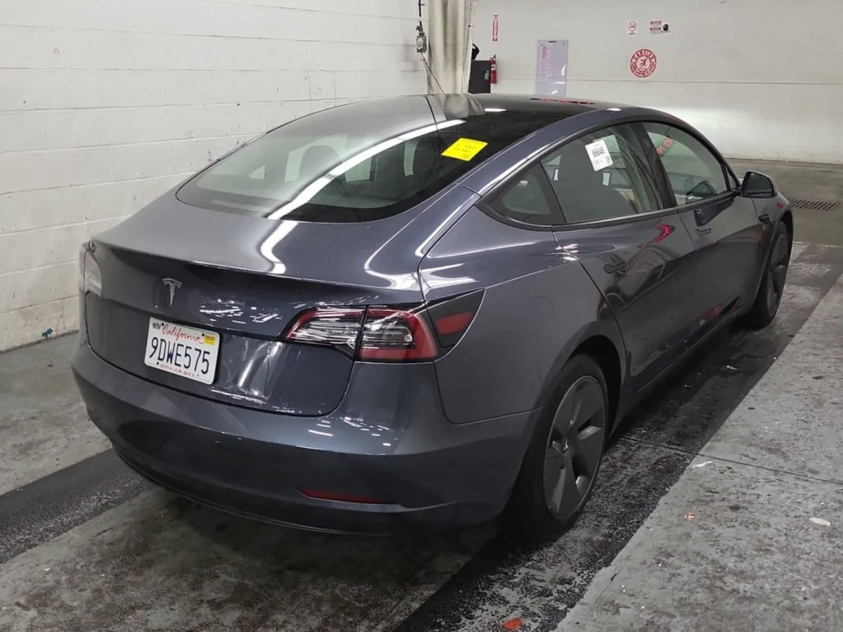 2023 Tesla Model 3 photo 4