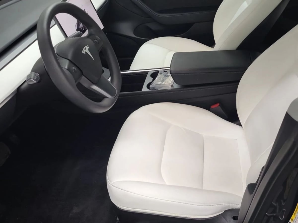 2023 Tesla Model 3 photo 2