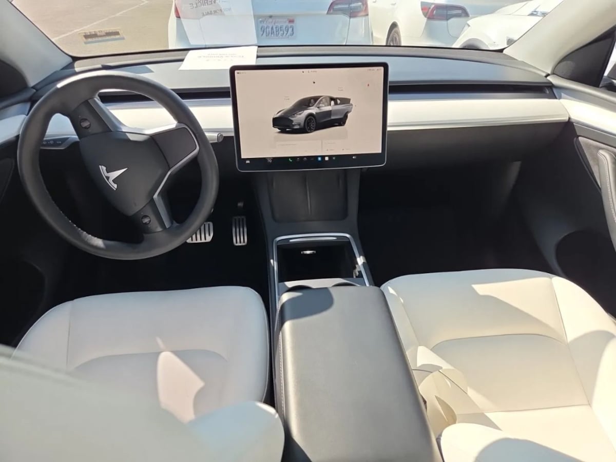 2023 Tesla Model Y Performance photo 3