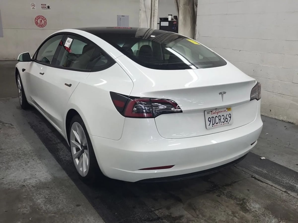 2022 Tesla Model 3 photo 4