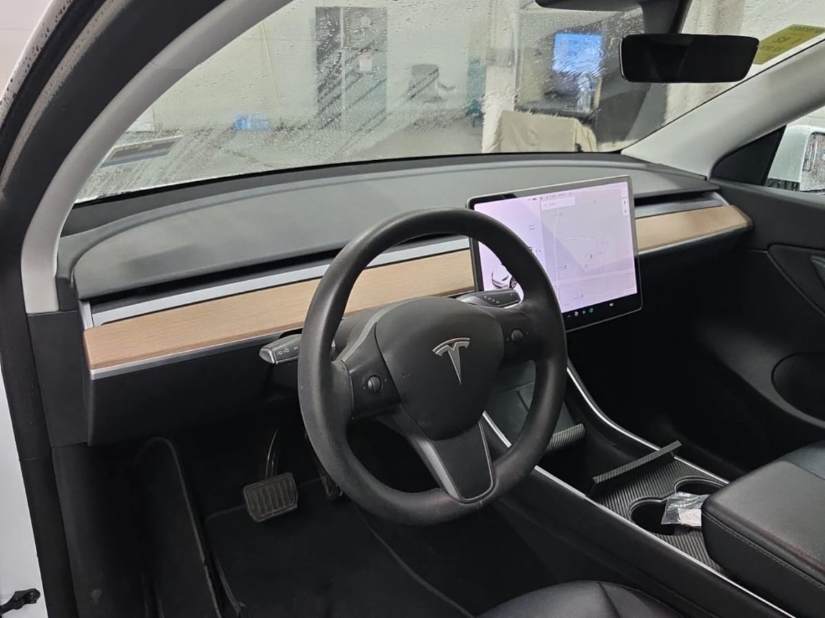 2020 Tesla Model Y Long Range photo 3