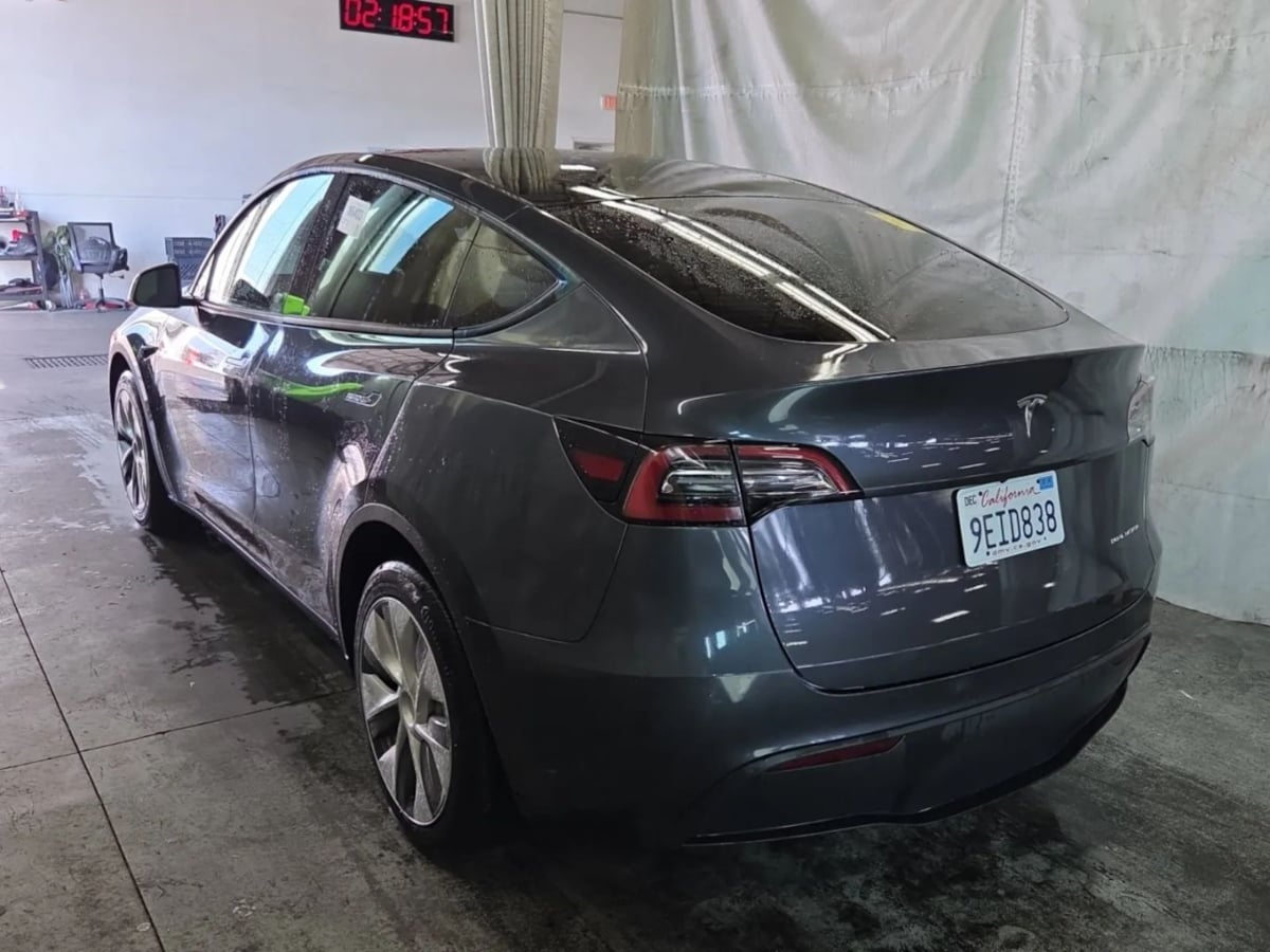 2023 Tesla Model Y Long Range photo 4