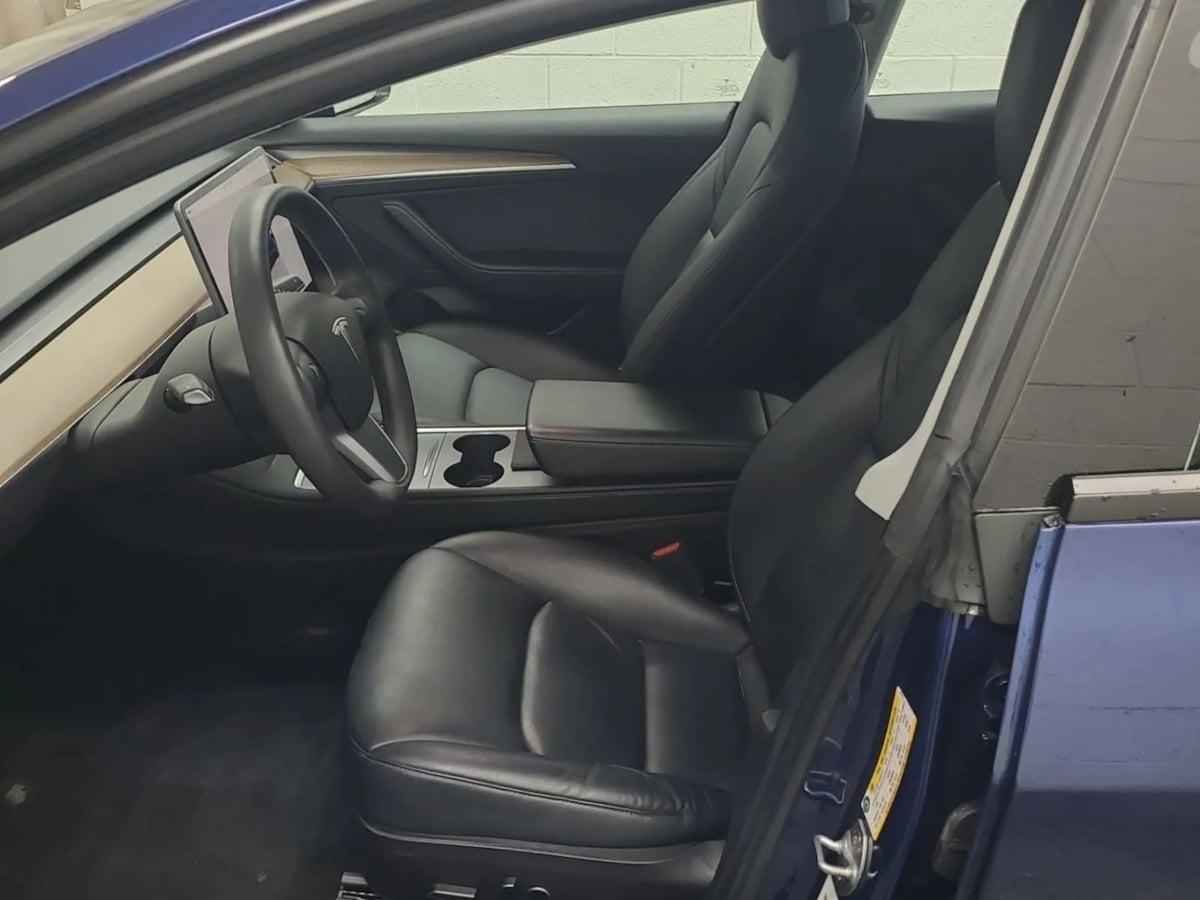 2023 Tesla Model 3 photo 2