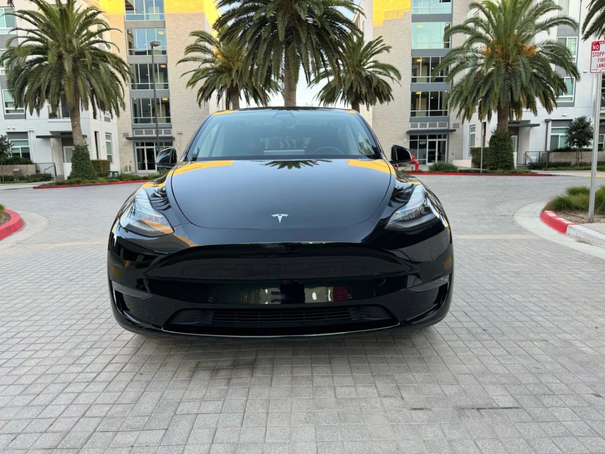 2023 Tesla Model Y Long Range photo 2