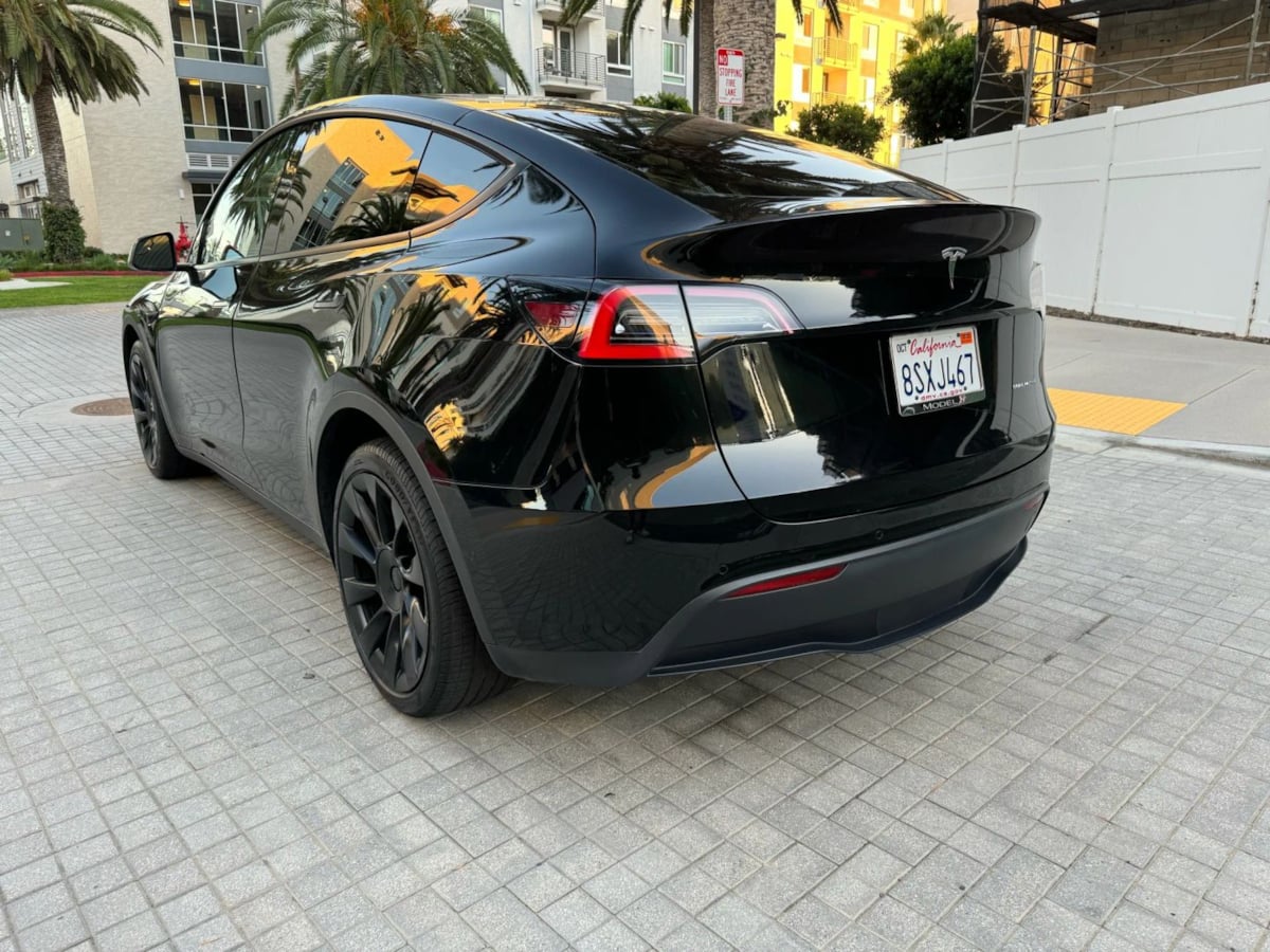 2023 Tesla Model Y Long Range photo 4