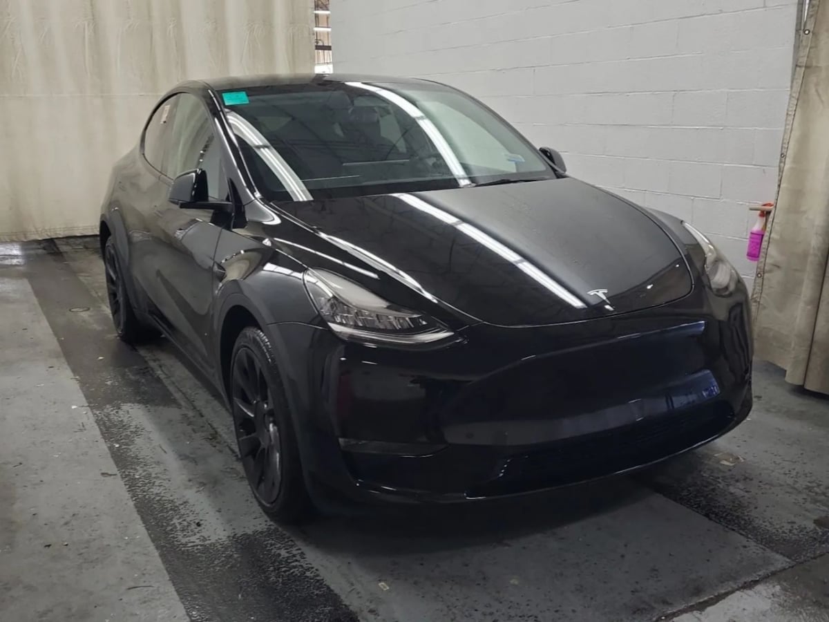 2023 Tesla Model Y Long Range photo 2