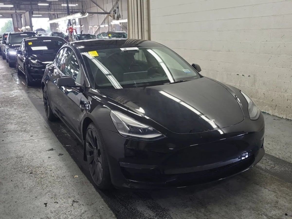 2023 Tesla Model 3 Performance photo 4