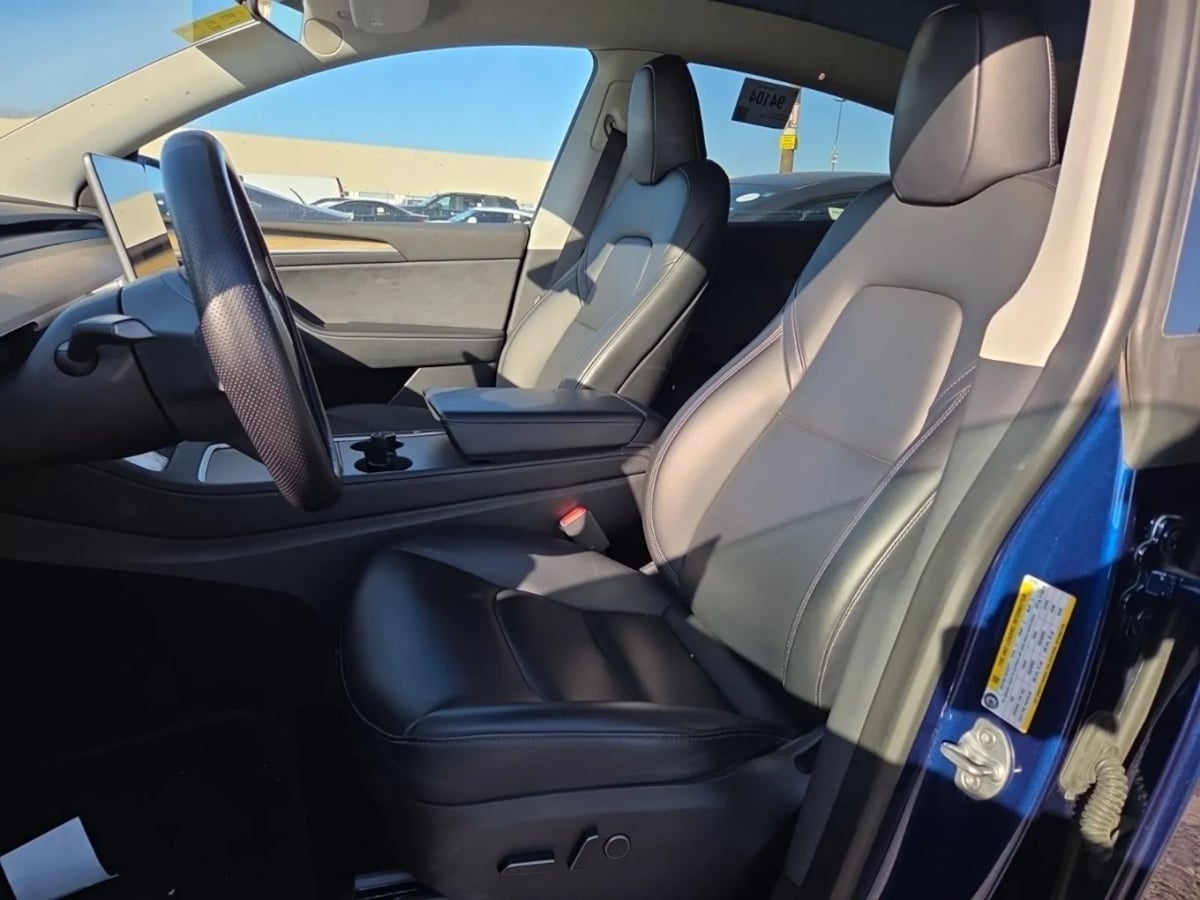 2023 Tesla Model Y Long Range photo 2