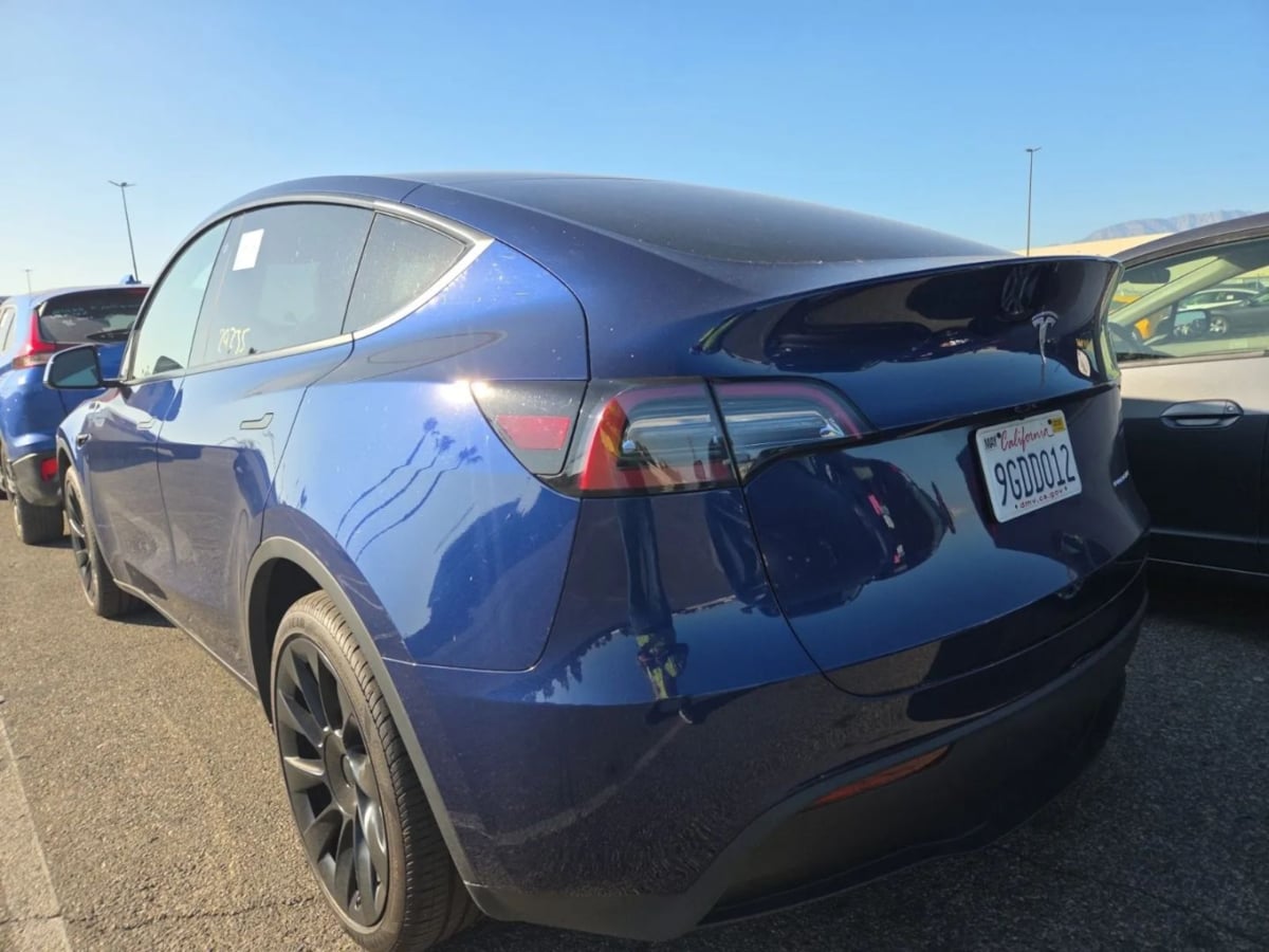 2023 Tesla Model Y Long Range photo 4